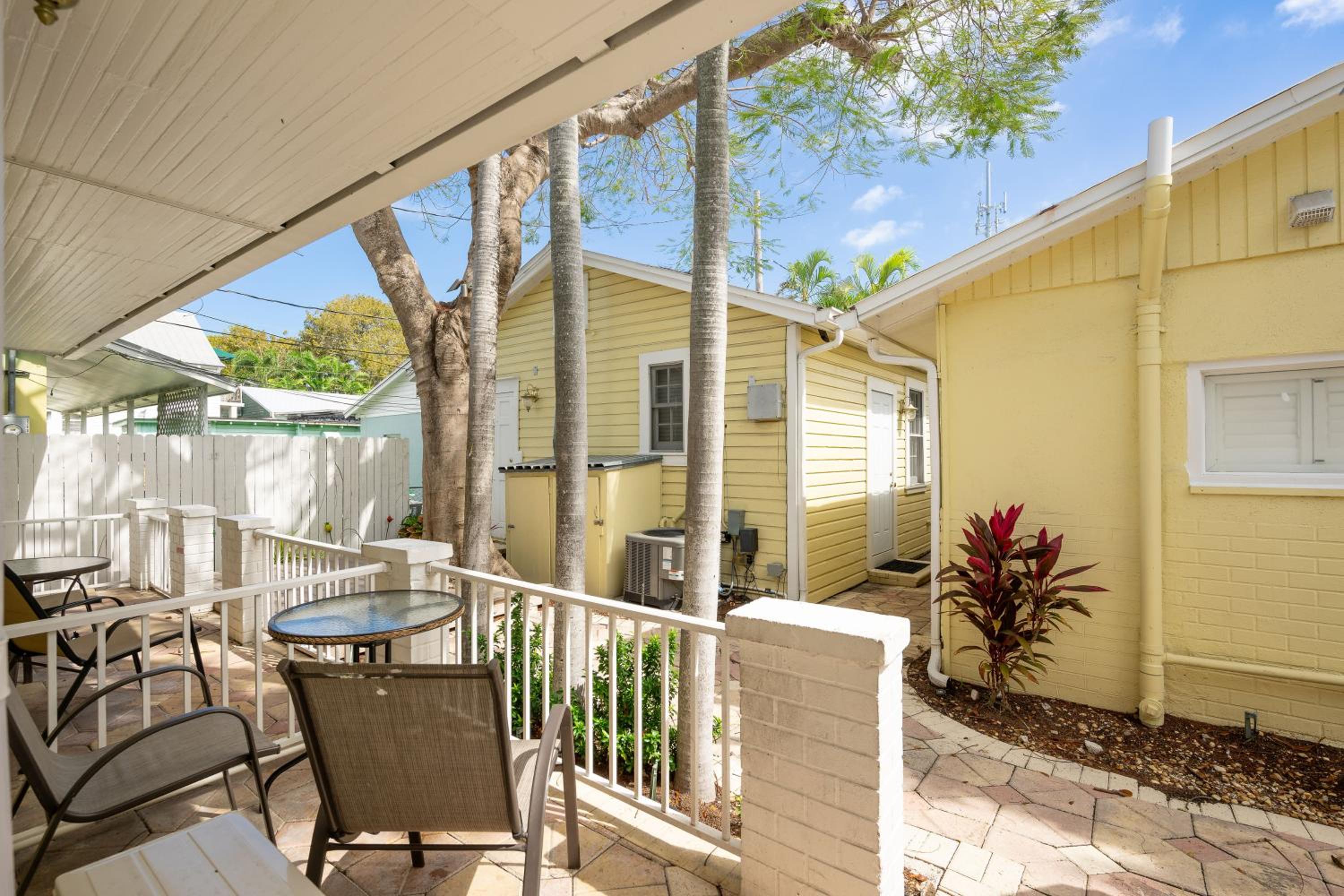 Sailors Cabin - Prime Downtown Key West Spot - Walk to Duval view 5