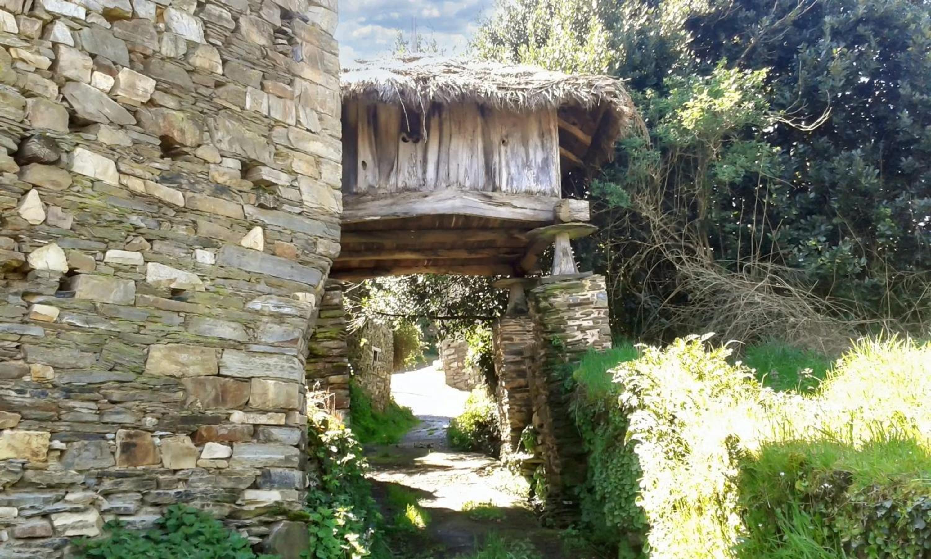 Cozy house in Grandas de Salime with mountain view