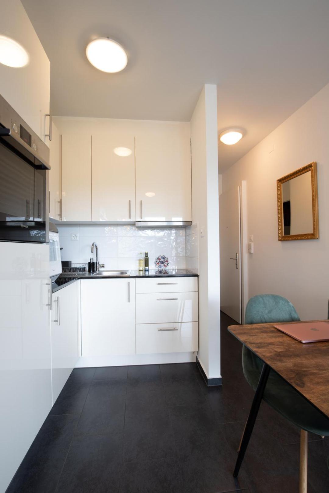 Special MODERN LiSA Apartment Basel, Bahnhof Grossbasel 10-STAR
