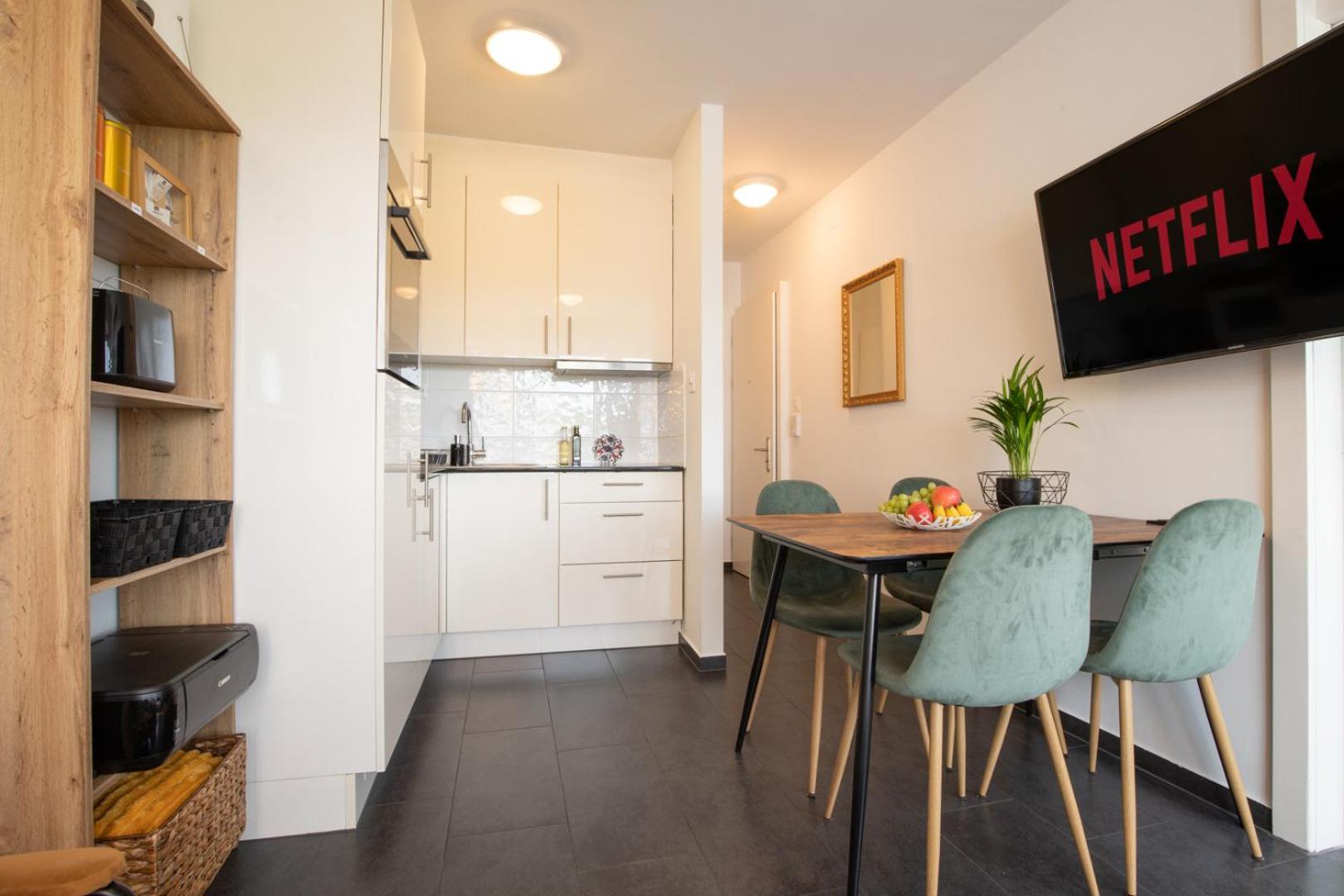 Special MODERN LiSA Apartment Basel, Bahnhof Grossbasel 10-STAR