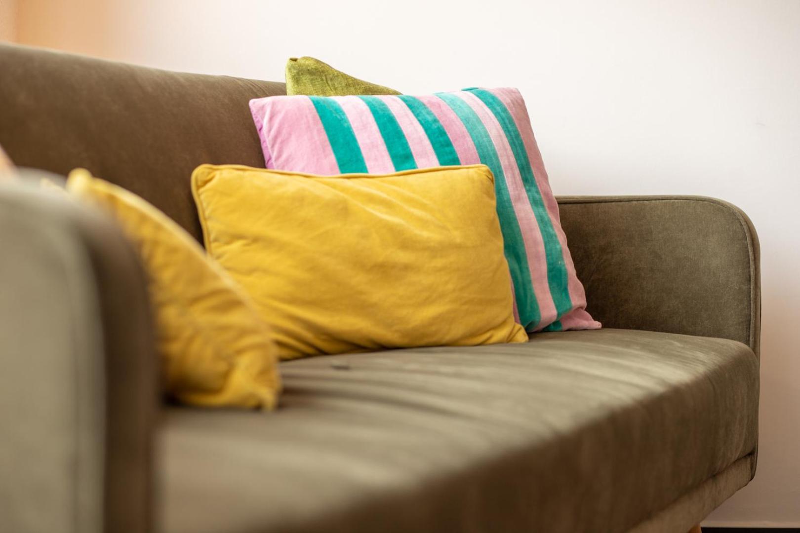 Special MODERN LiSA Apartment Basel, Bahnhof Grossbasel 10-STAR