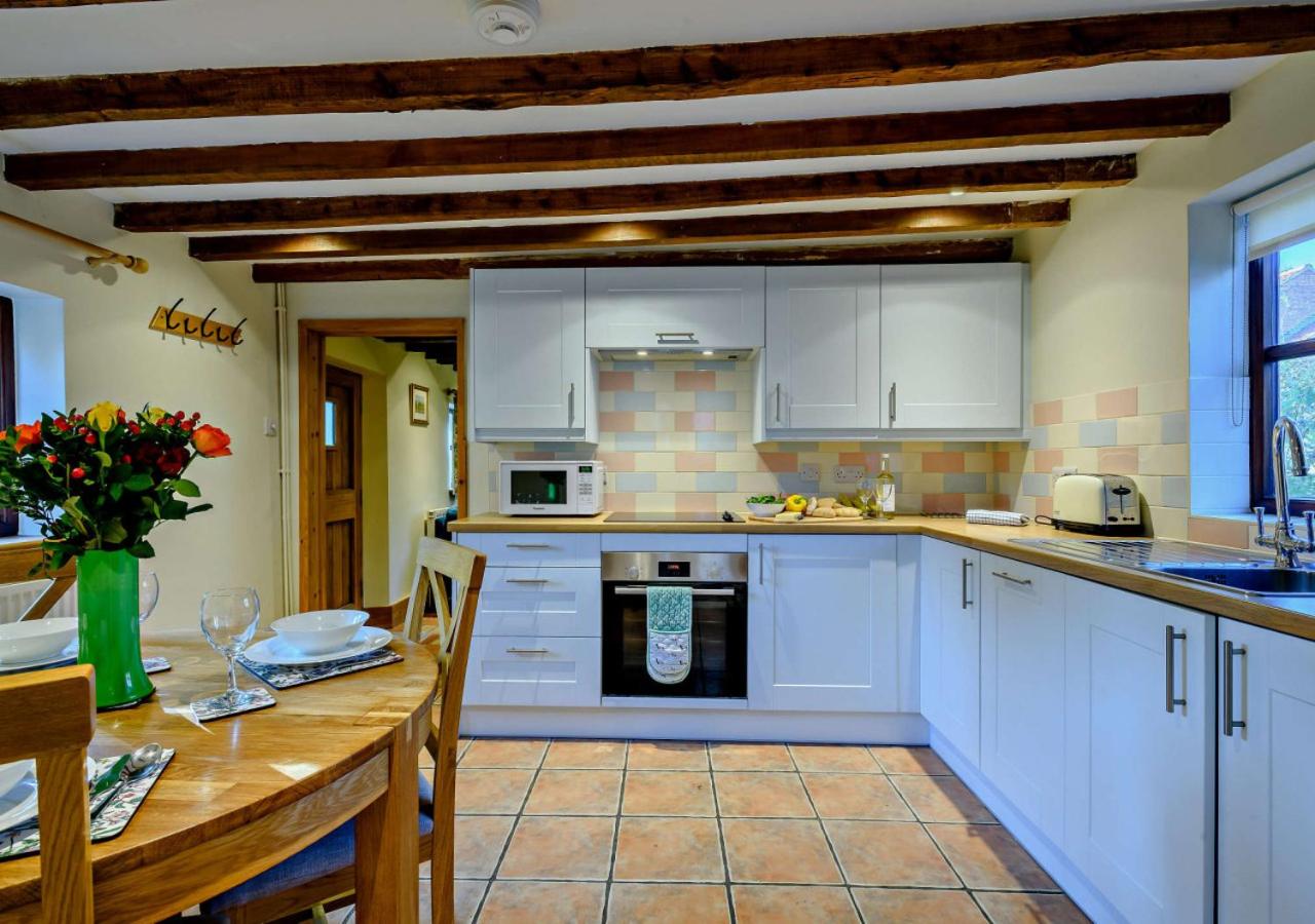 2 Bed in Hemblington oc-h25228