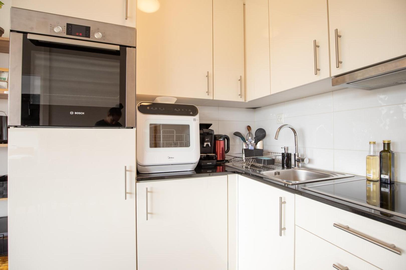 Special MODERN LiSA Apartment Basel, Bahnhof Grossbasel 10-STAR