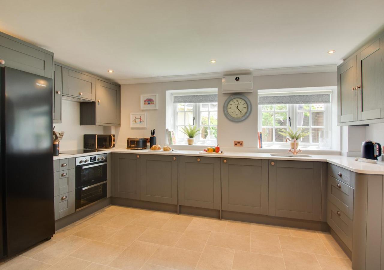 8 Bed in Bacton oc-2383 view 5