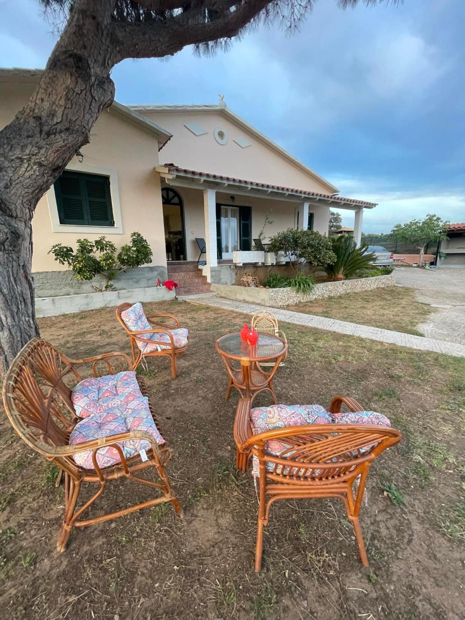 HeleNik Holiday House
