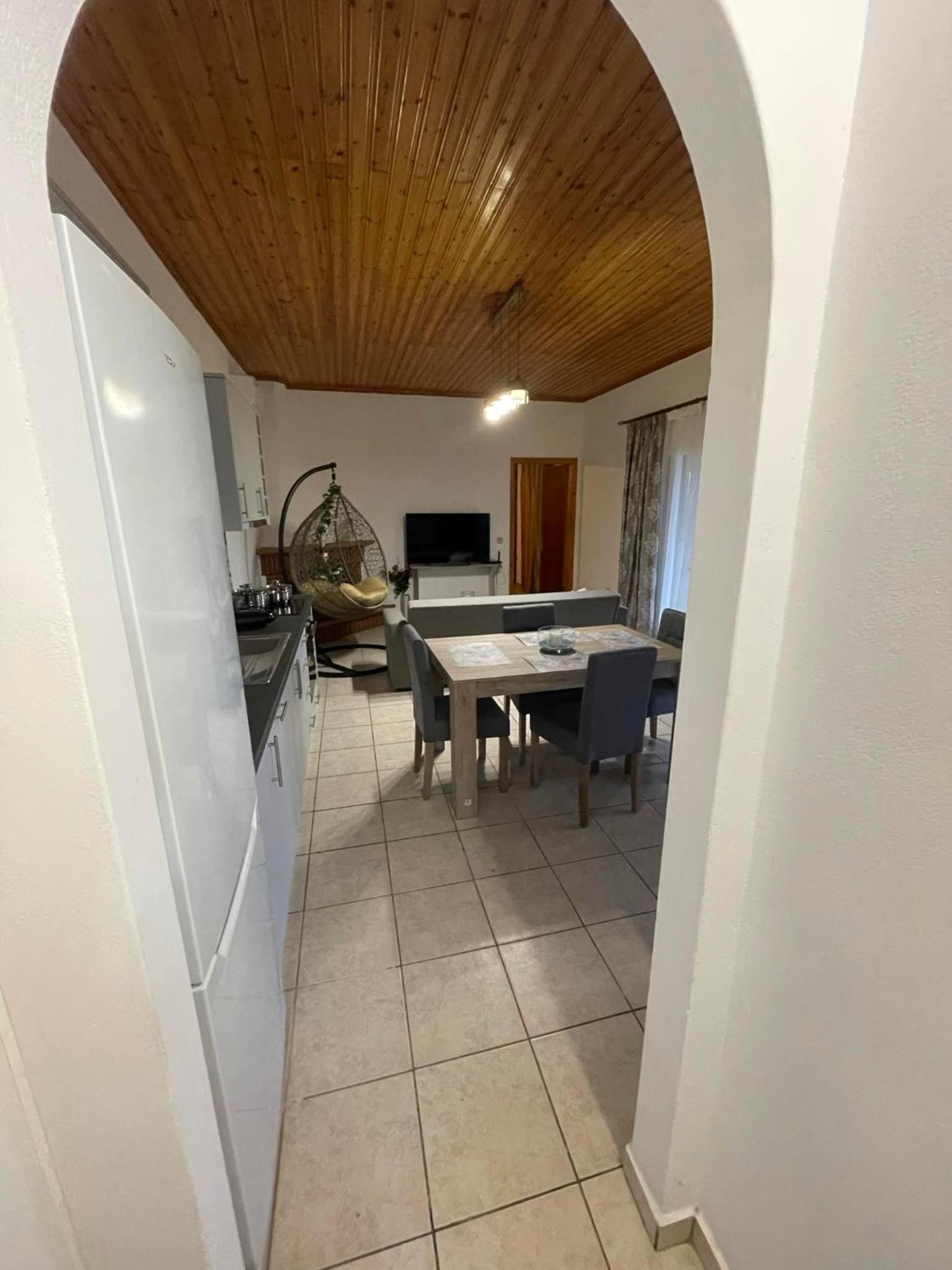 HeleNik Holiday House