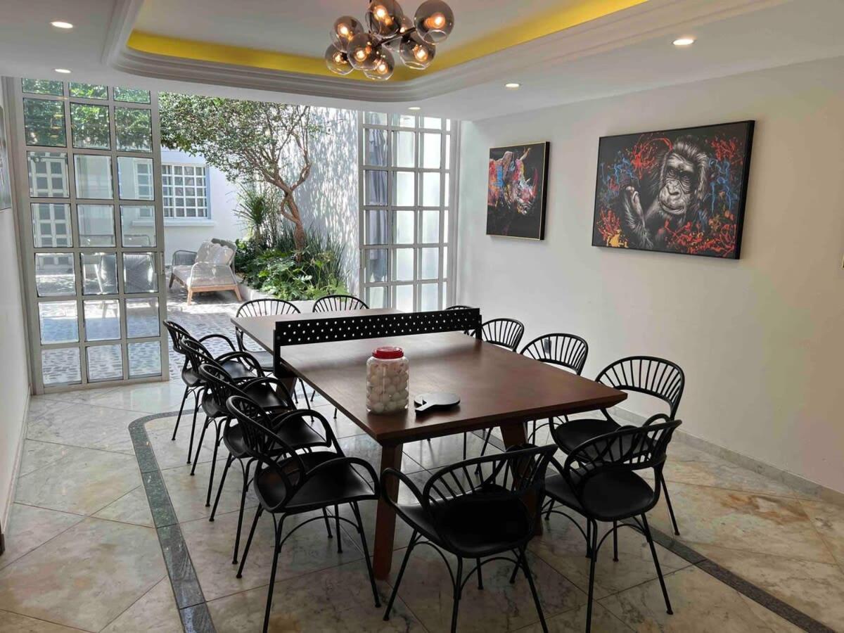 Luxe Polanco Home Private Yard TVs in Each Room — Mexico City