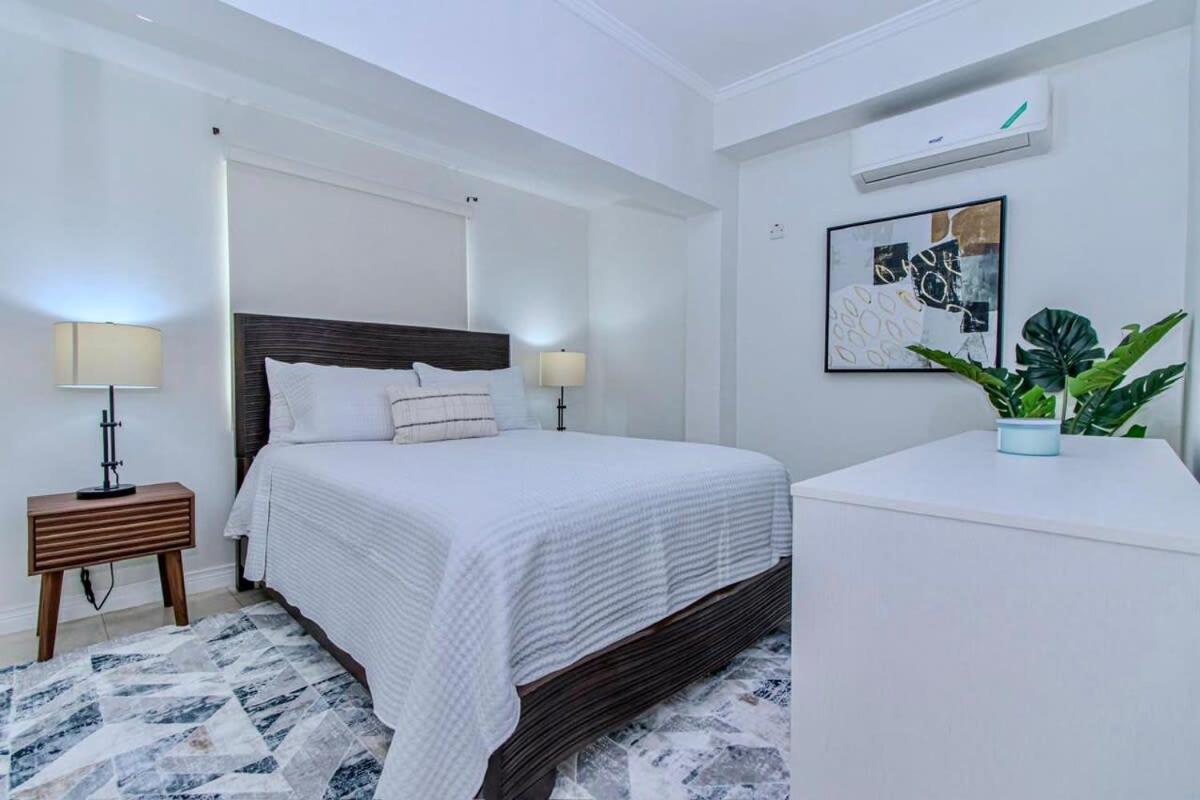 Modern Condo with Pool New Kingston view 2