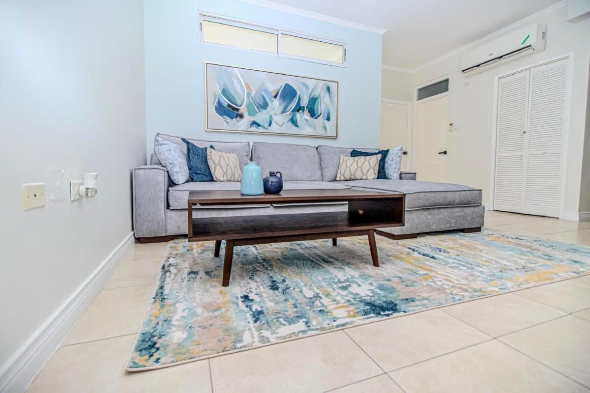 Modern Condo with Pool New Kingston view 5