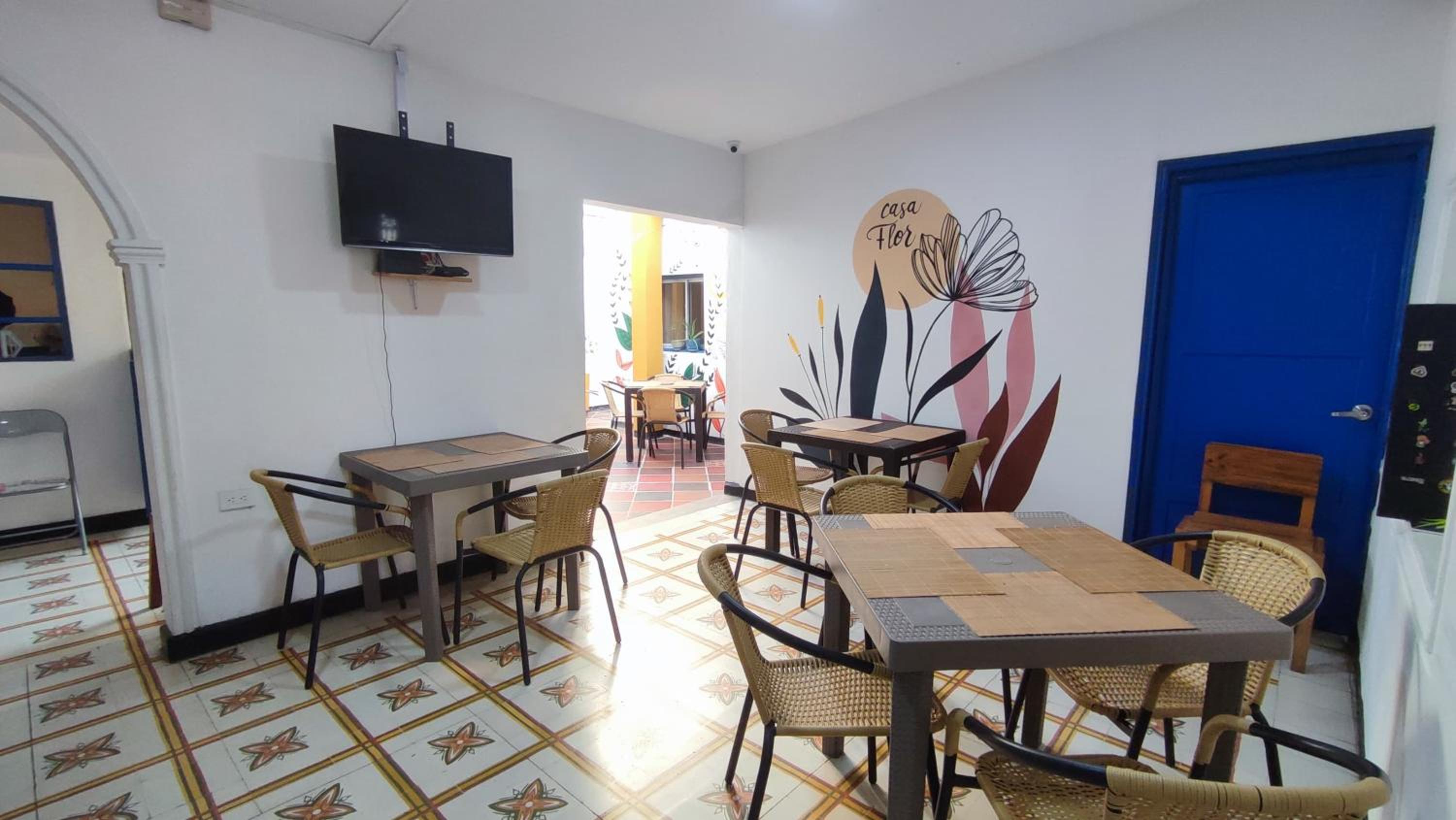 Casa Flor Hostel & Drinks