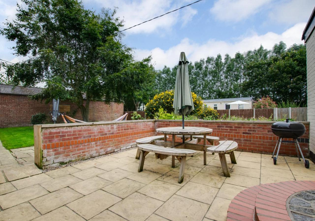 West Cottage - Waxham view 4