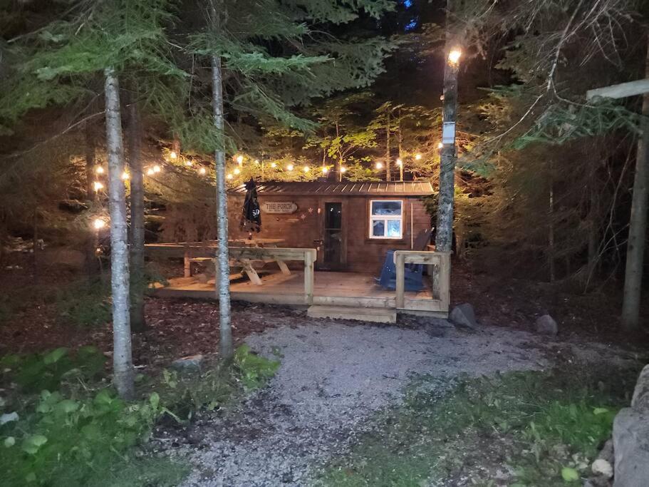 The Hidden Porch at Sir Sam's (hot tub & sauna)