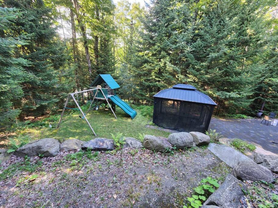 The Hidden Porch at Sir Sam's (hot tub & sauna)