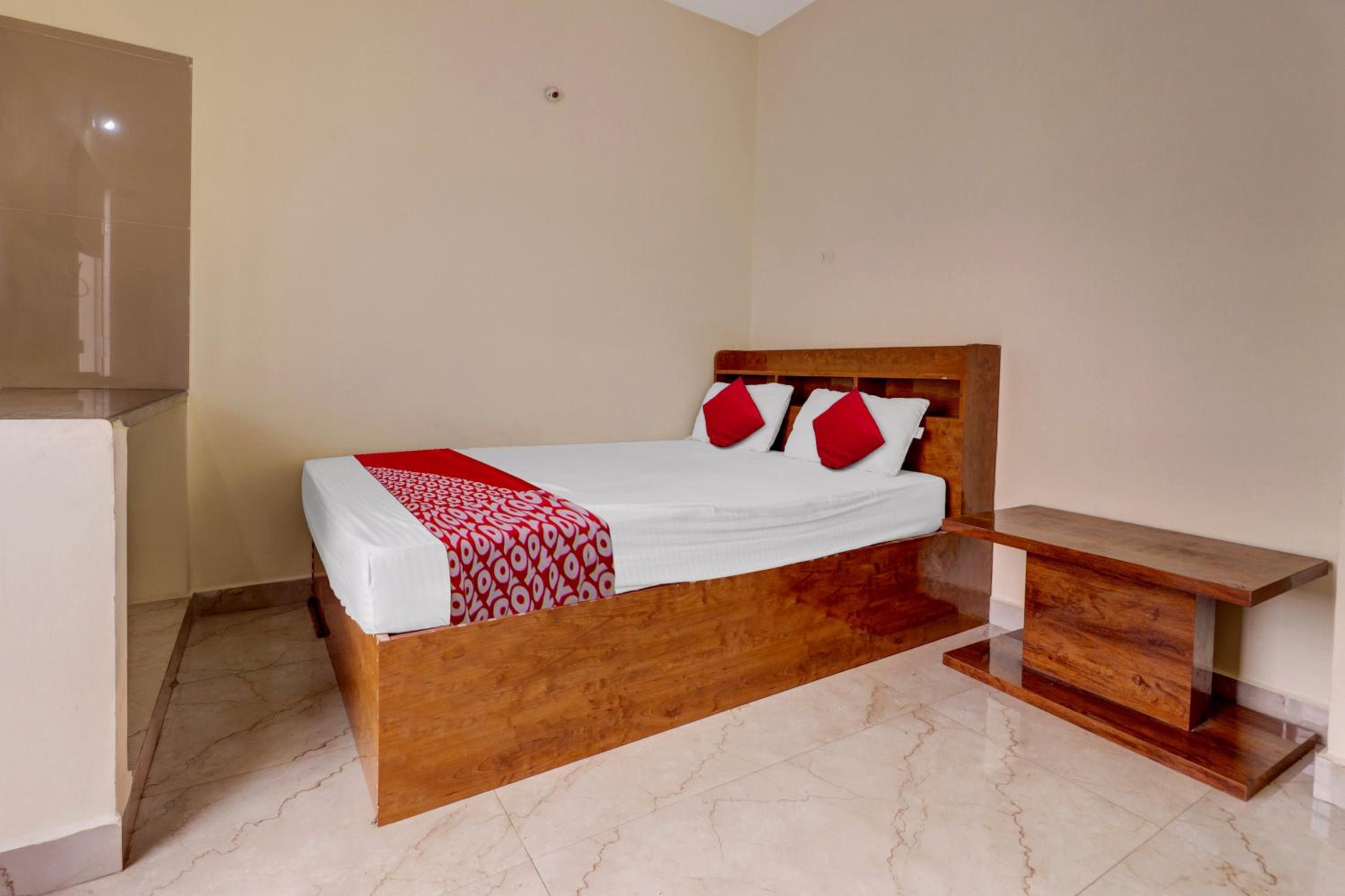 Hotel O PREETHI BOARDING & LODGING