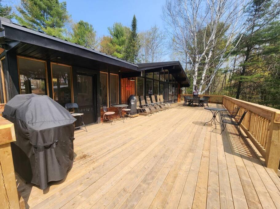 Red Cedar Chalet on Brady Lake