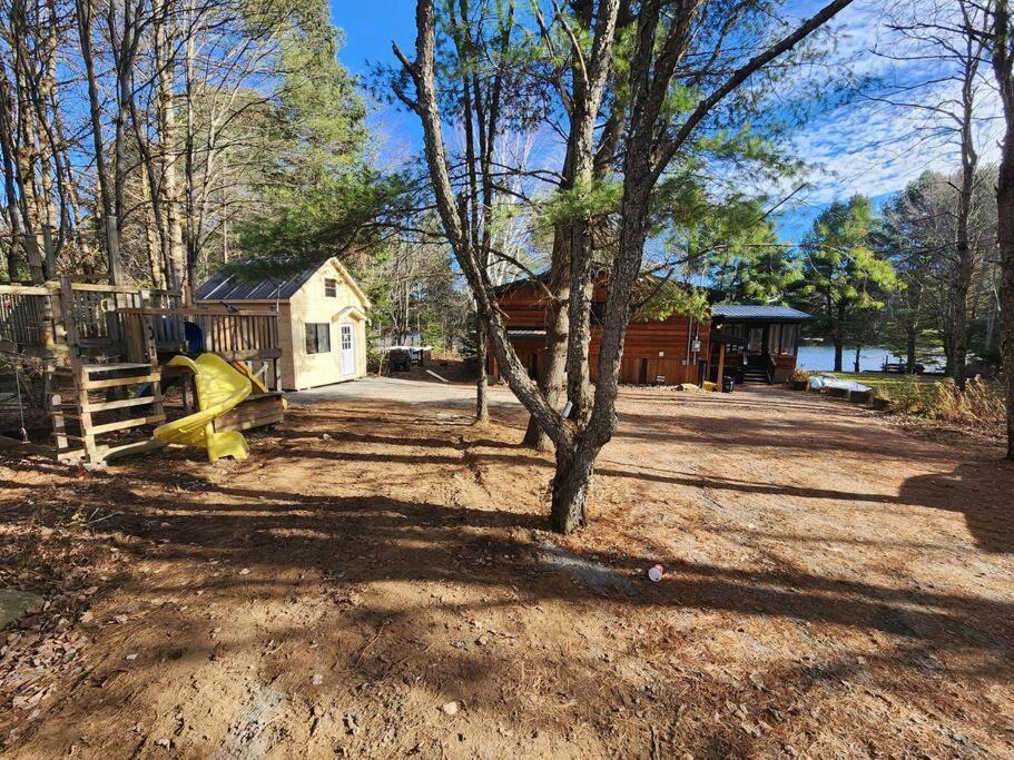 Red Cedar Chalet on Brady Lake
