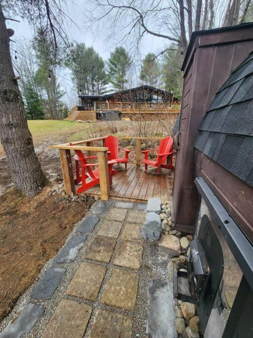 Red Cedar Chalet on Brady Lake