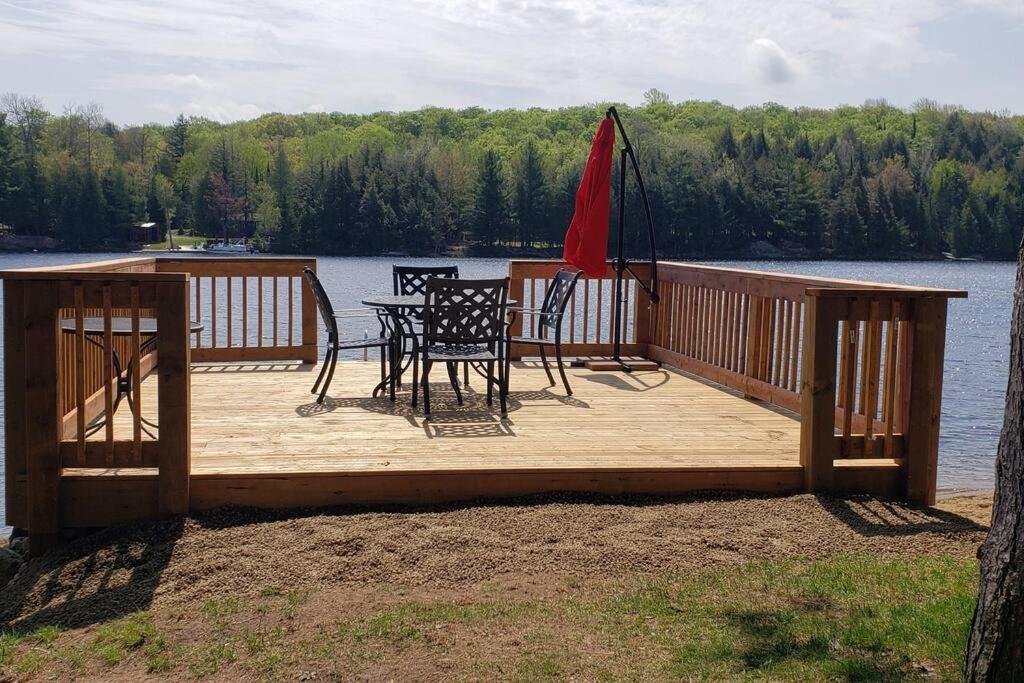 Red Cedar Chalet on Brady Lake