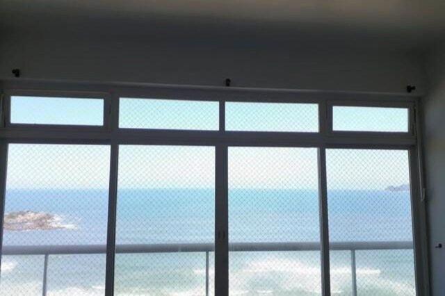 De frente para a Praia das Pitangueiras