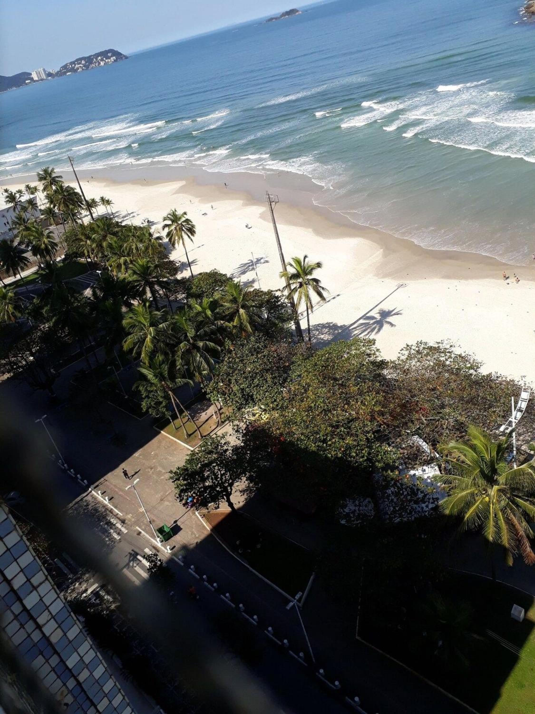 De frente para a Praia das Pitangueiras