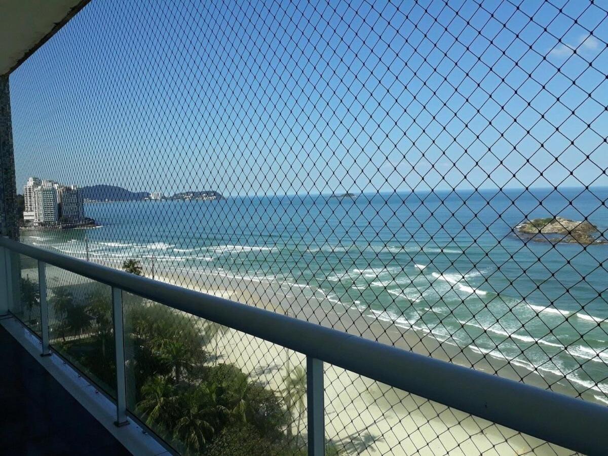 De frente para a Praia das Pitangueiras