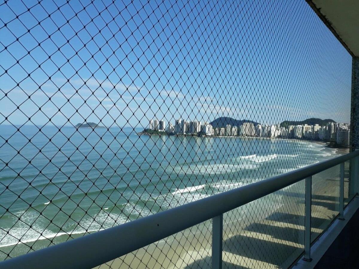 De frente para a Praia das Pitangueiras