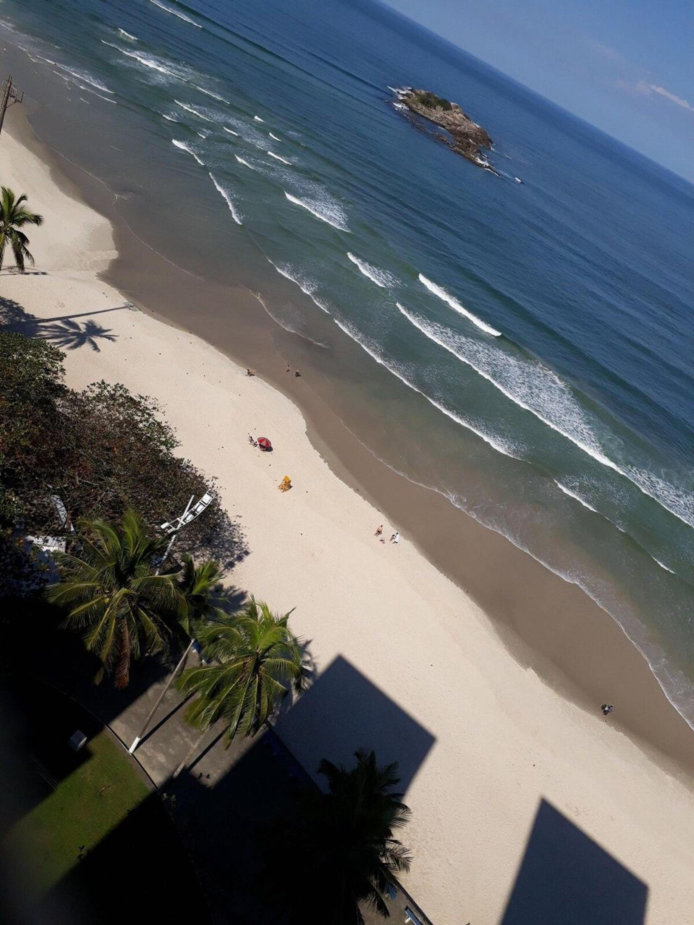 De frente para a Praia das Pitangueiras