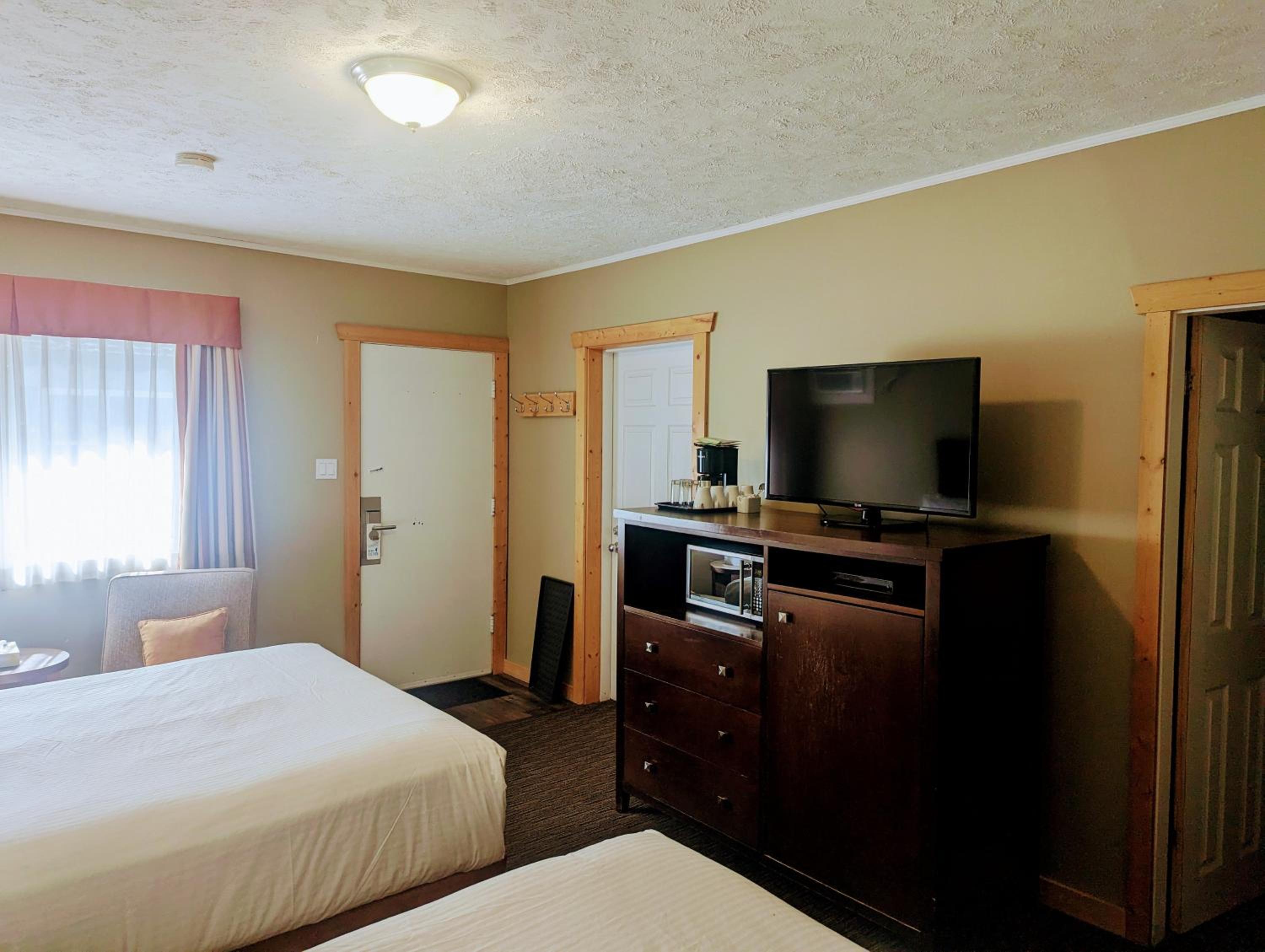 Alpine Inn & Suites