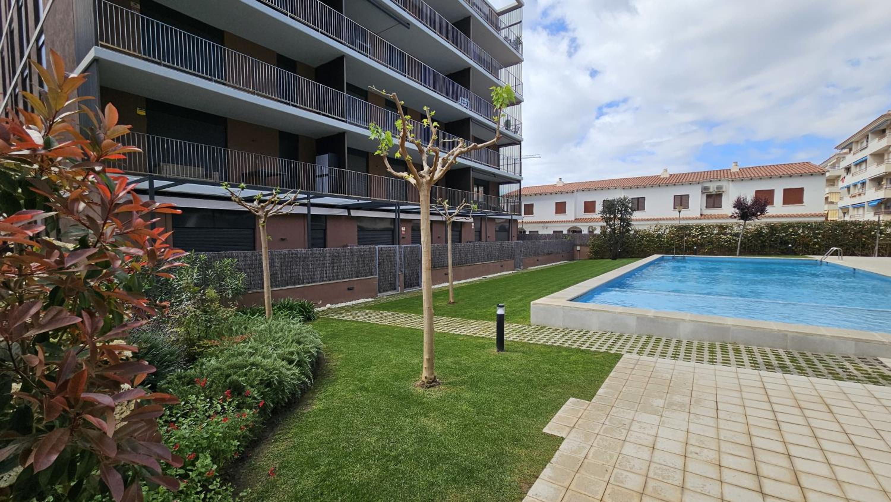 Espectacular apartamento con piscina