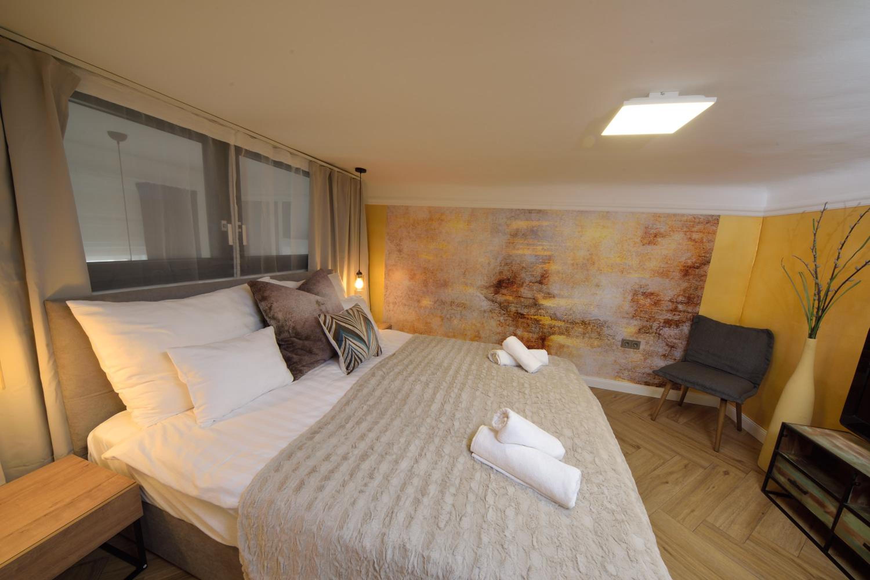ORANGEHOMES Urban elegance apartment view 2