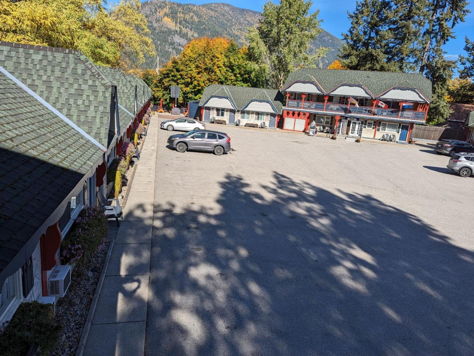 Alpine Inn & Suites