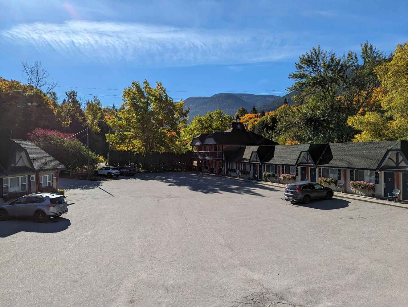 Alpine Inn & Suites
