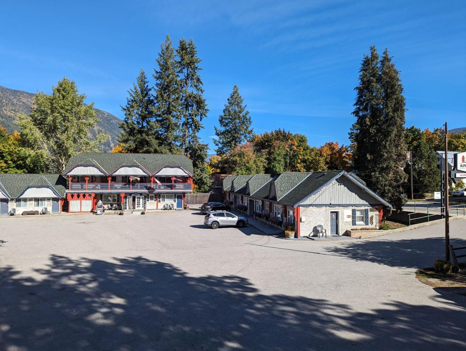 Alpine Inn & Suites