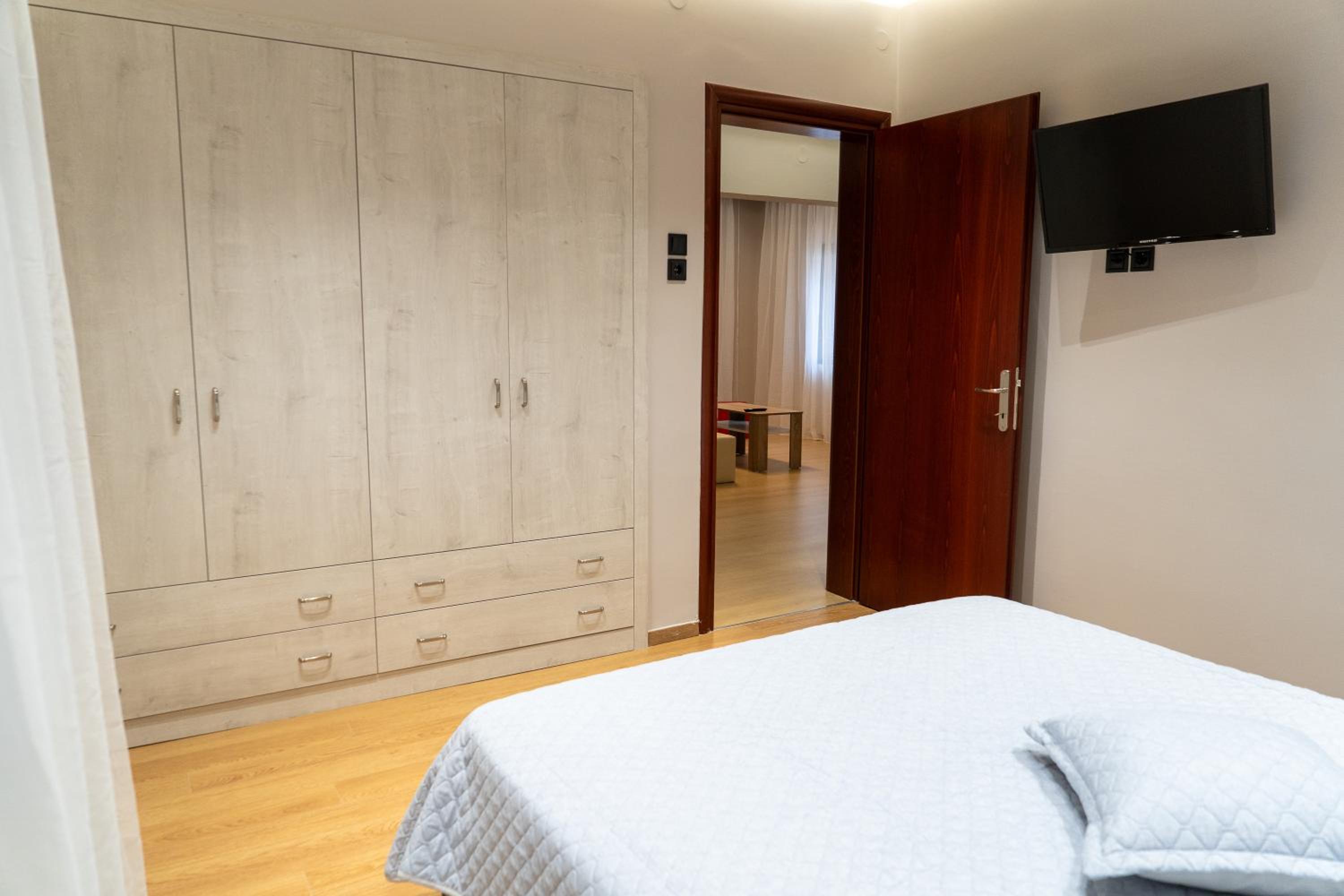 Dimitra Rooms