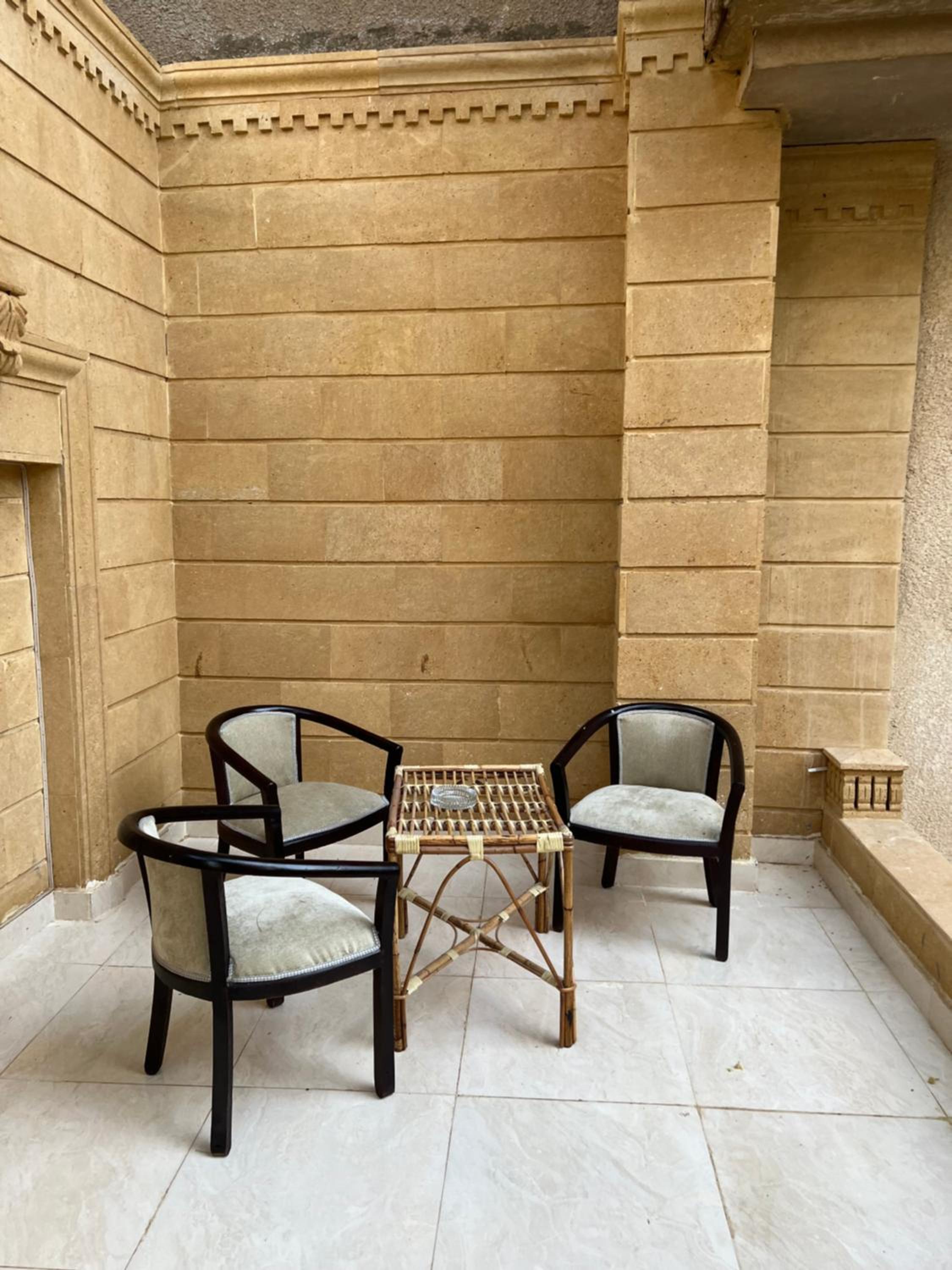 Malak pyramids inn