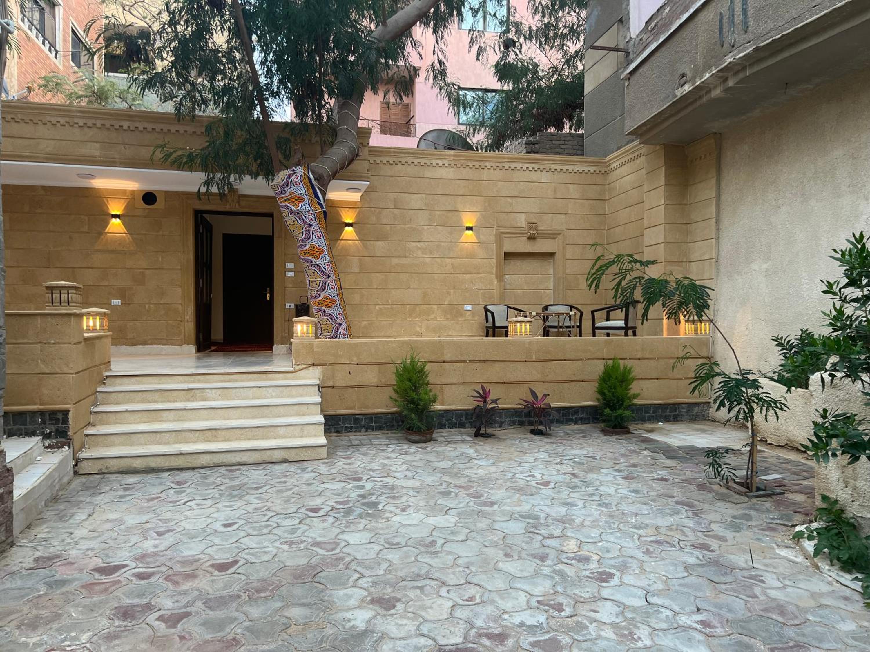 Malak pyramids inn