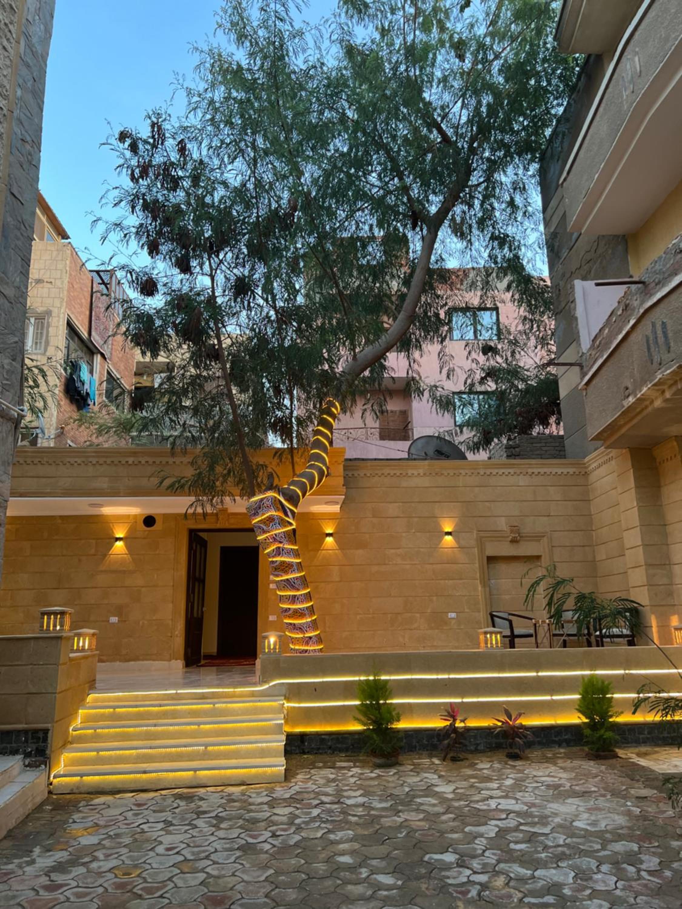Malak pyramids inn