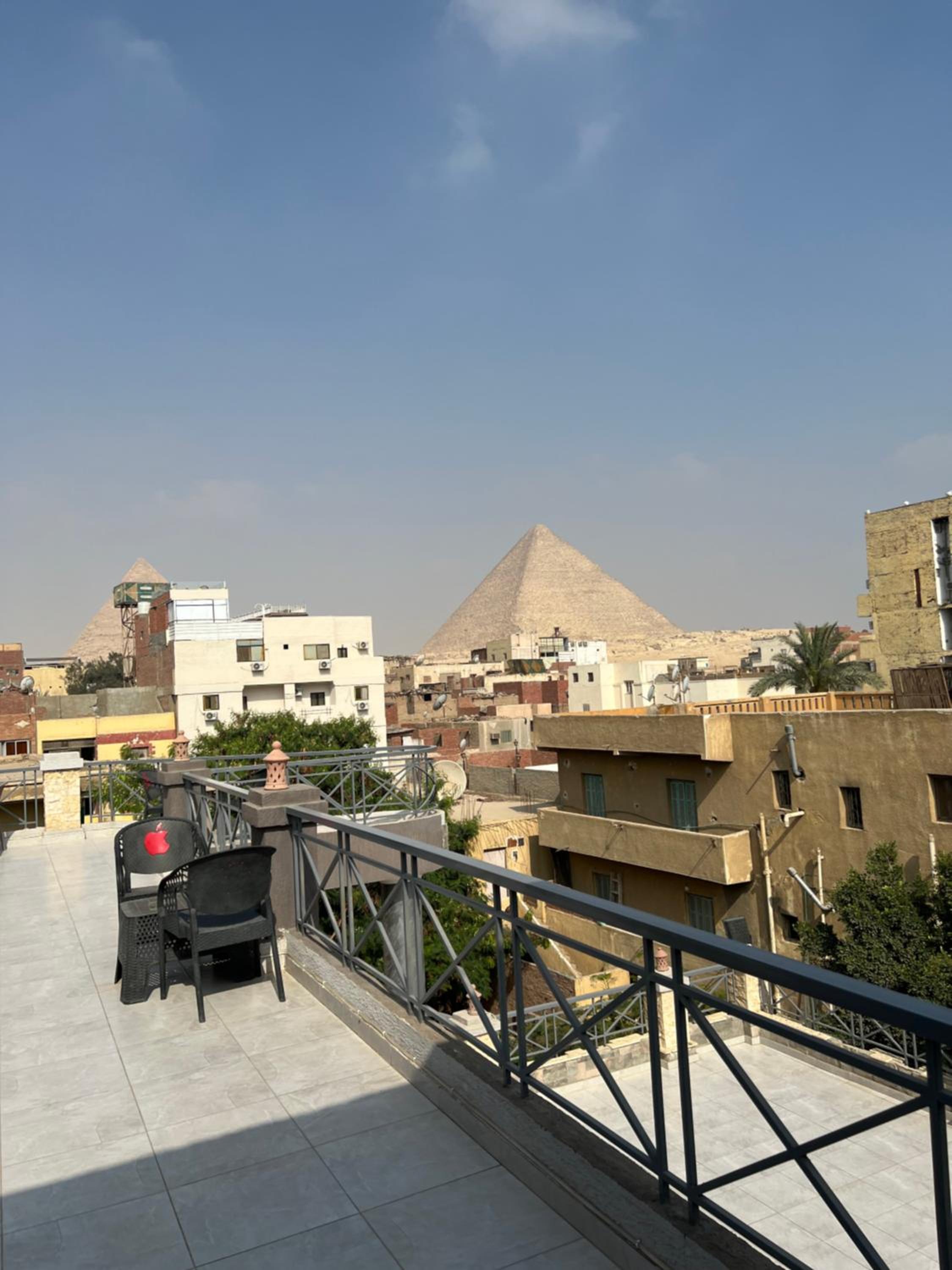 Malak pyramids inn