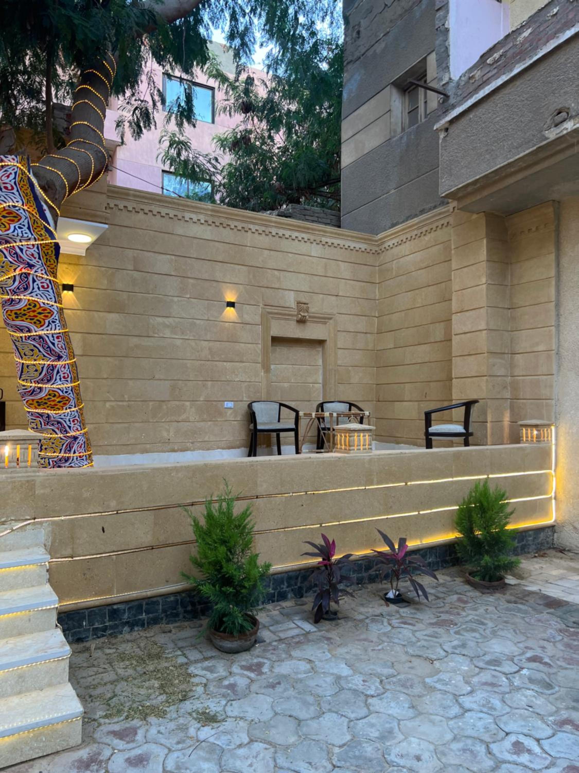 Malak pyramids inn