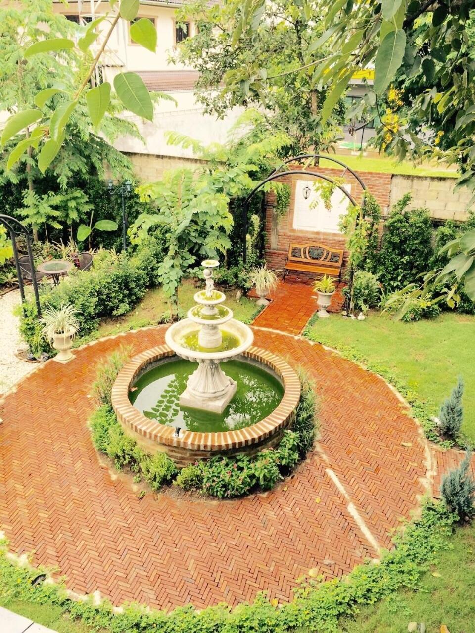 Nai Suan Bed and Breakfast