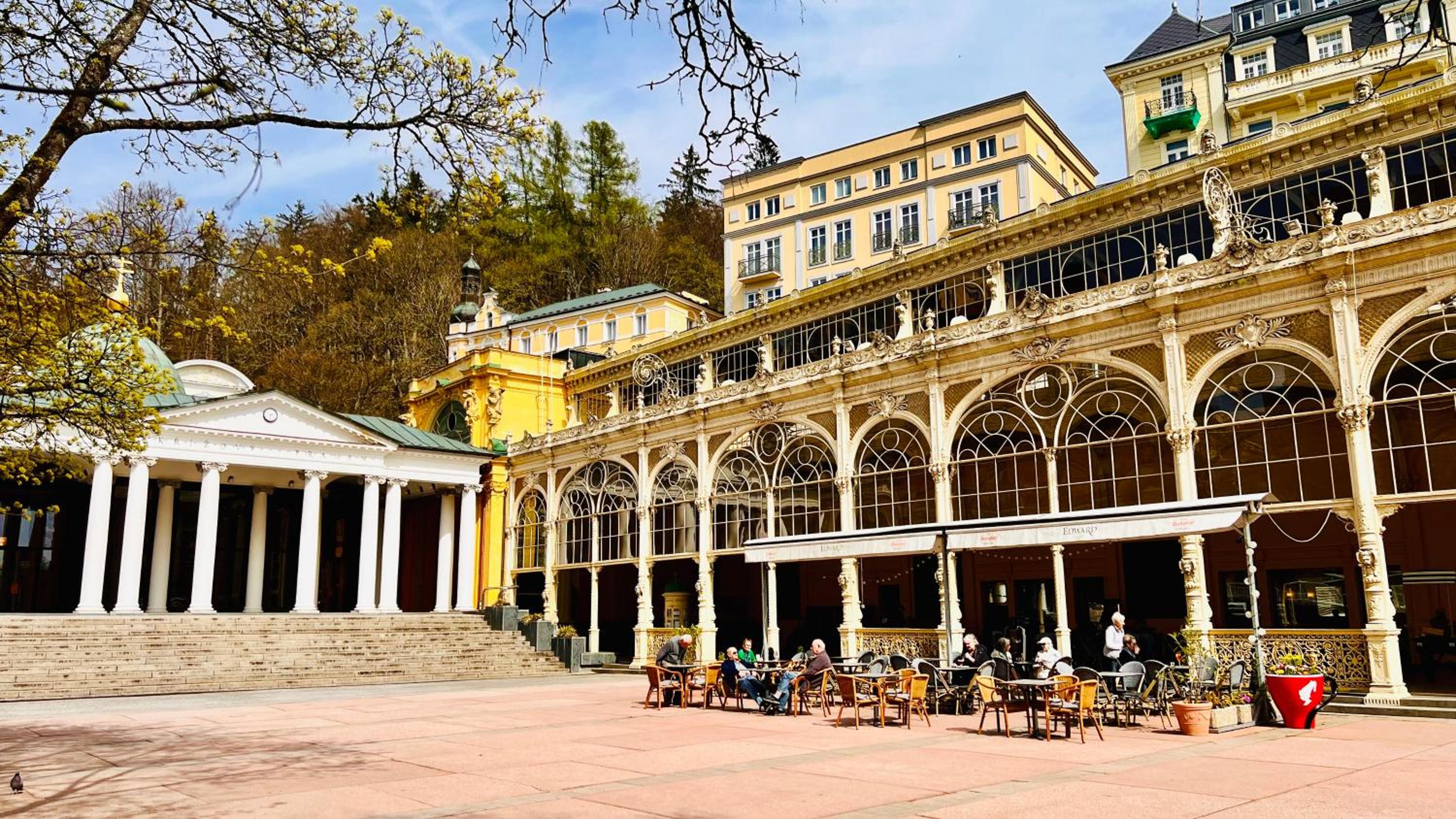 RESIDENCE KOLONADA 60 square meters 2 rooms Apartment in best Location direct at famous Colonnade and Singing Fountain