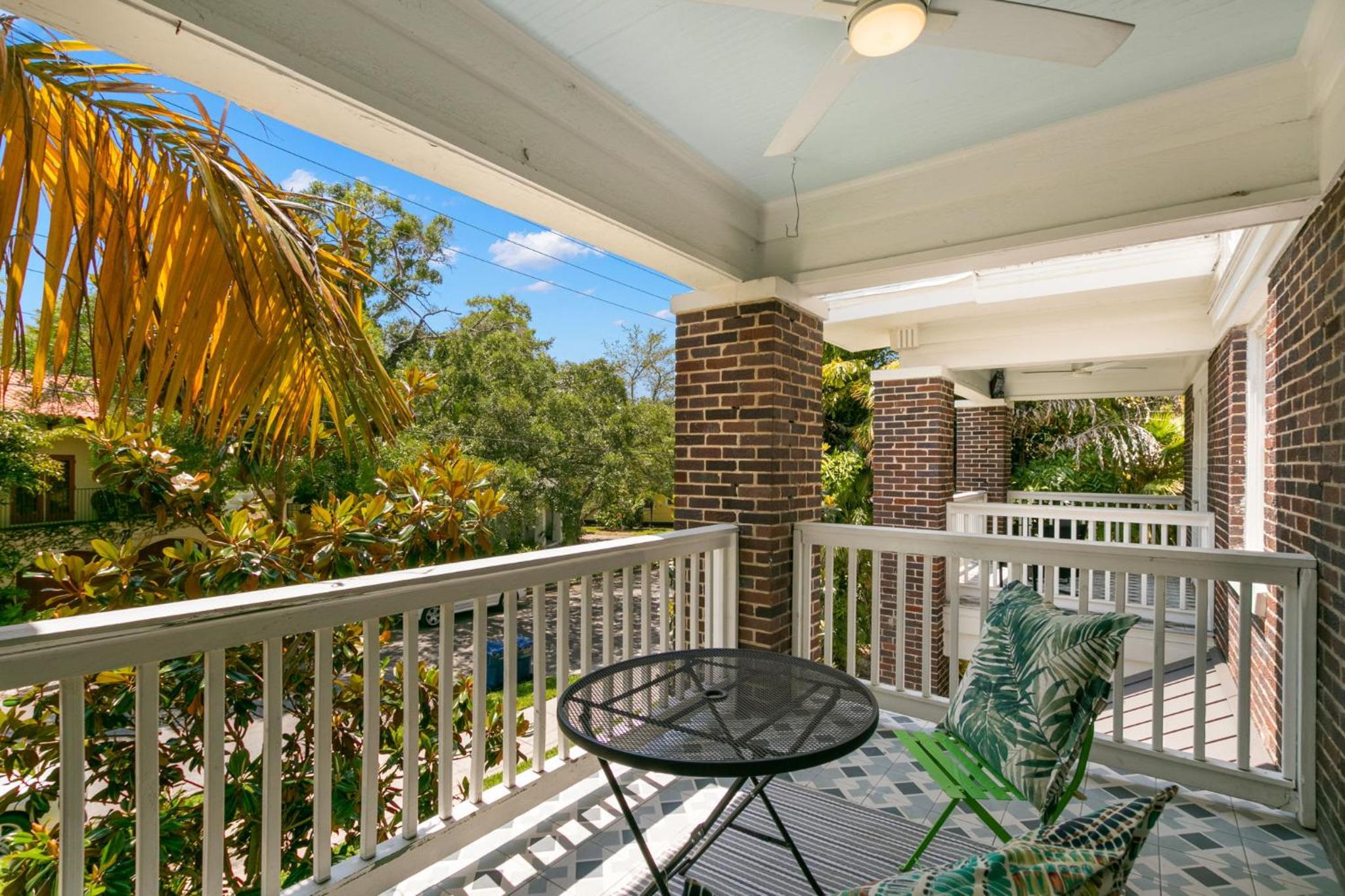 SoHo Siesta Stunning Apt w Private Balcony view 4