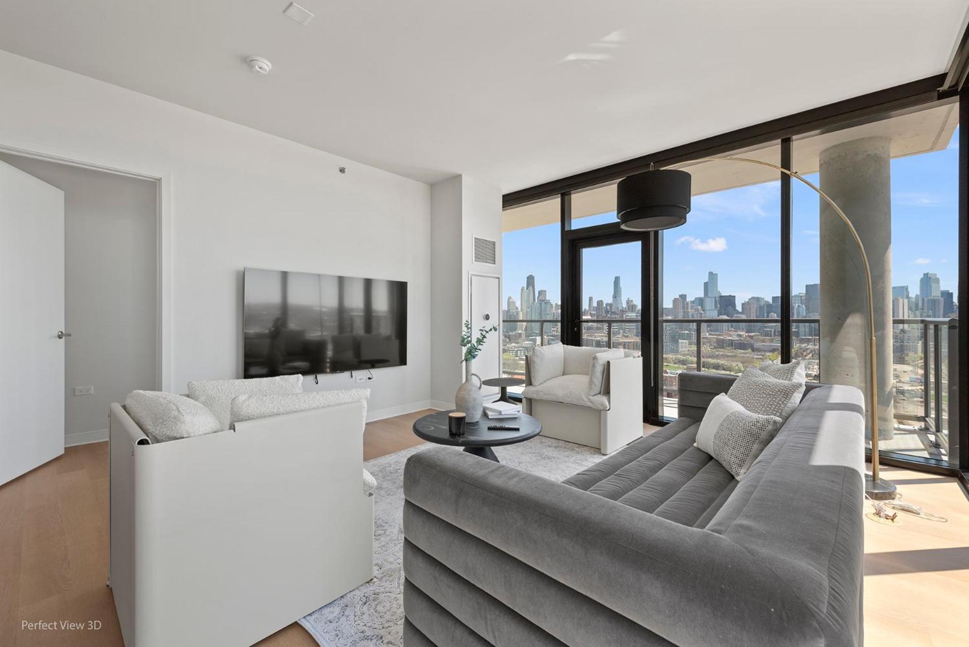 Foundry Unmatched Skyline Views at Lincoln Park