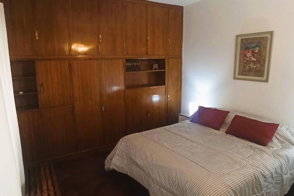 Departamento sobre Av Pellegrini