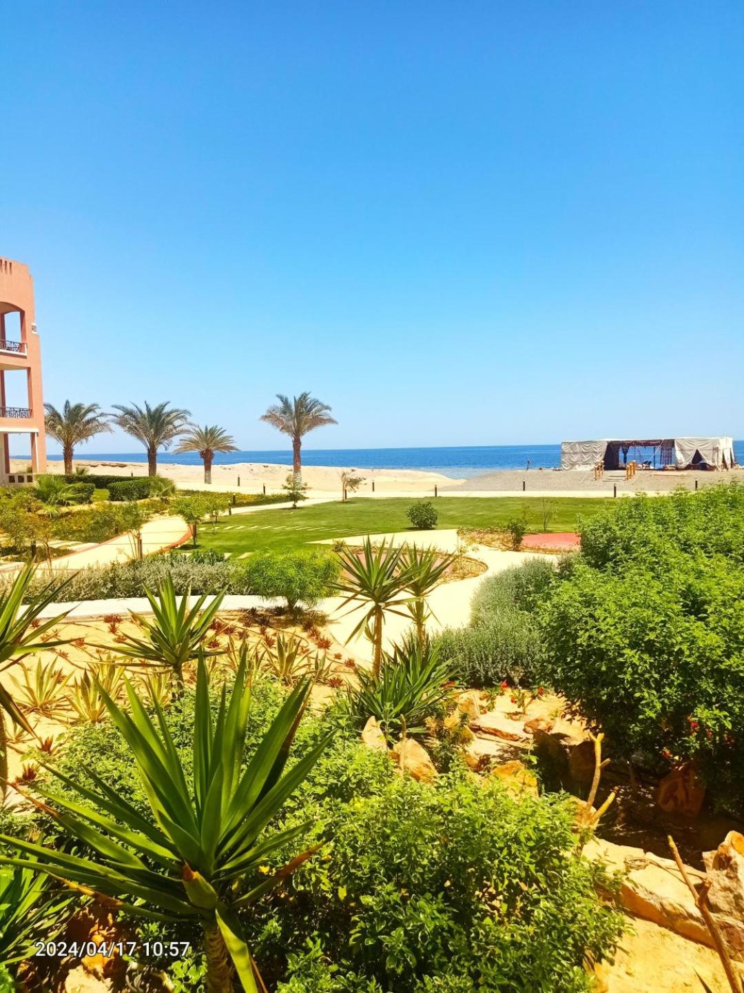 Oyster Bay Beach Suites