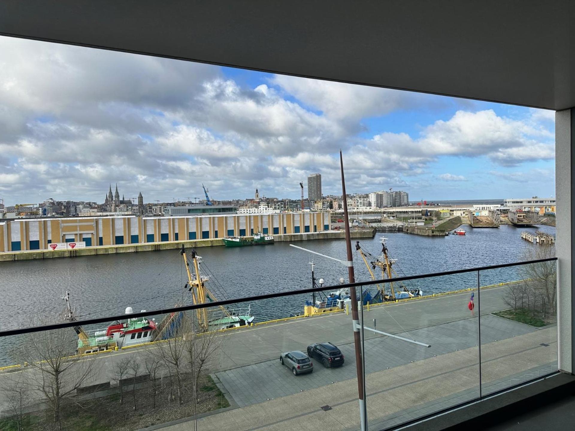 Open zicht op stad Oostende en zee/strandzicht, groot zuidterras, 3 slpks, 125m², dubbele garage