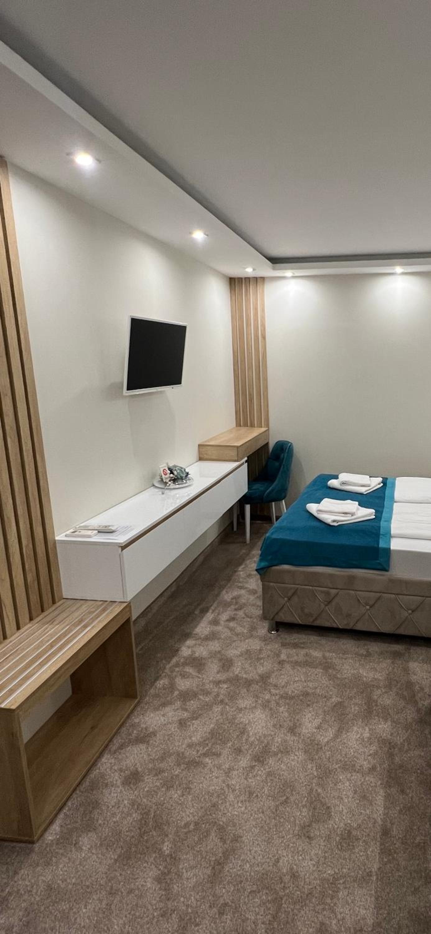 Center Deluxe Garni Hotel view 4