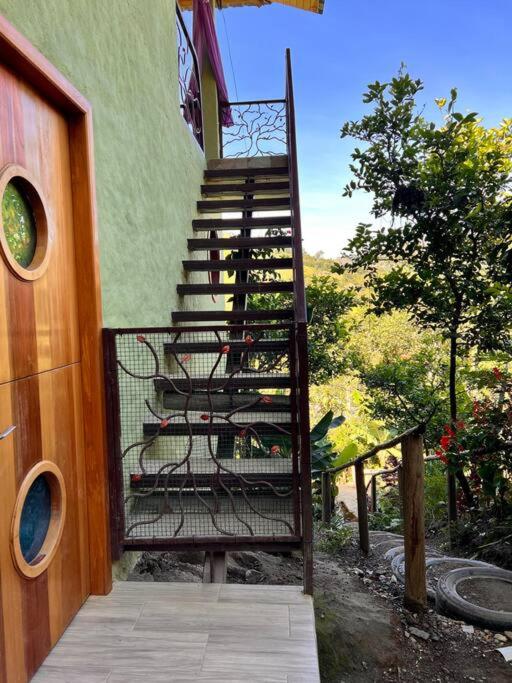 Spacious Cloud Studio Mandango Vista