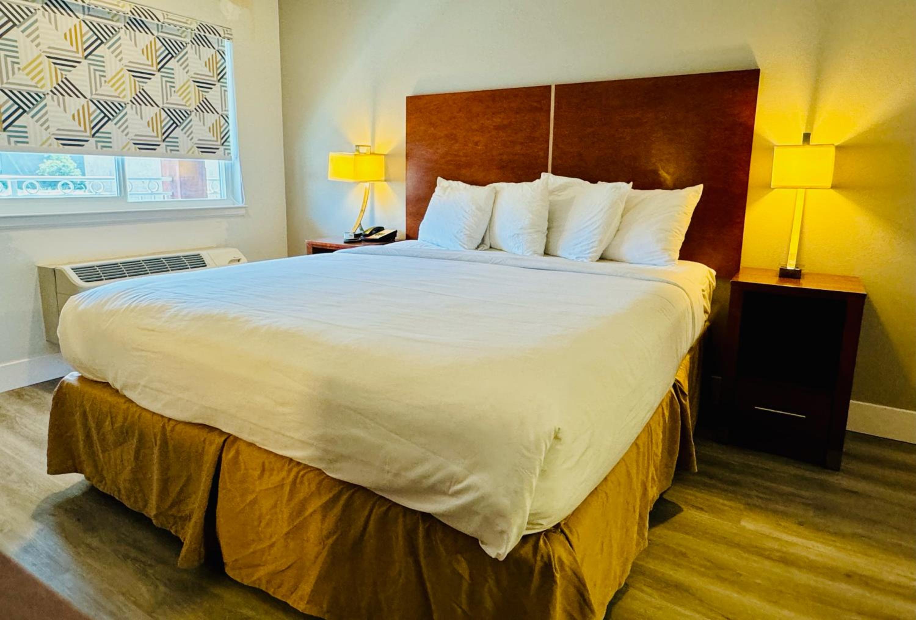 Rodeway Inn Martinez view 3