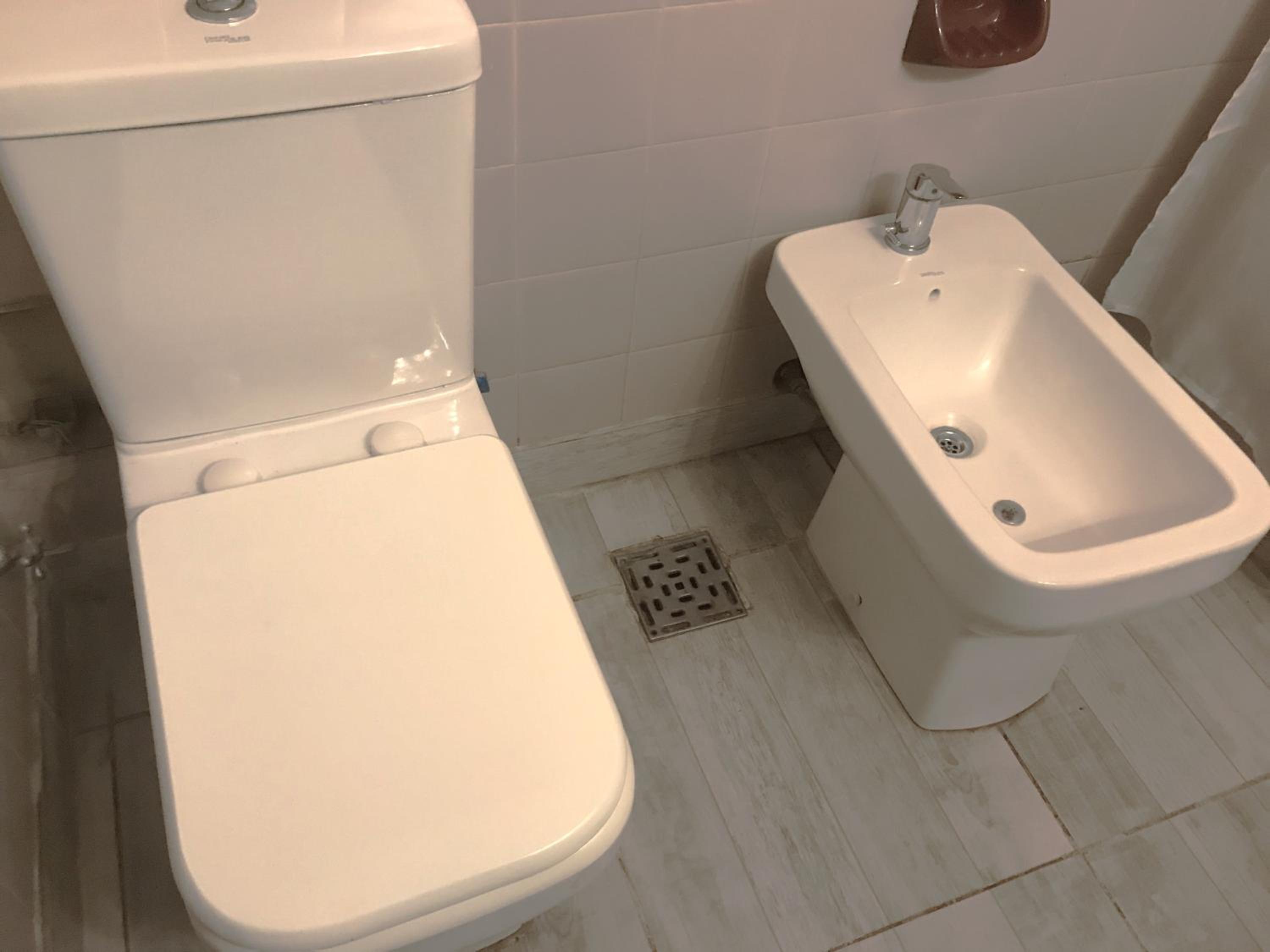 Casa de una planta en barrio residencial Las Lomas de San Isidro